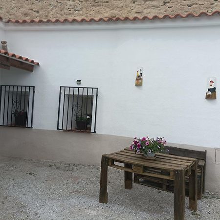 Hostal Cueva La Trapera Benamaurel Exterior foto